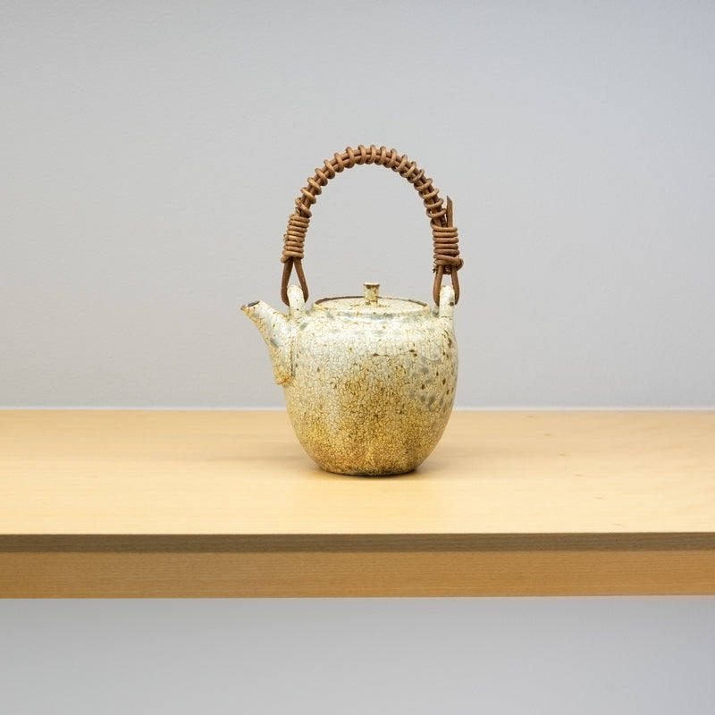 <tc>Saori Yamazaki / Carbonized Kohiki Tea Pot (M)</tc>