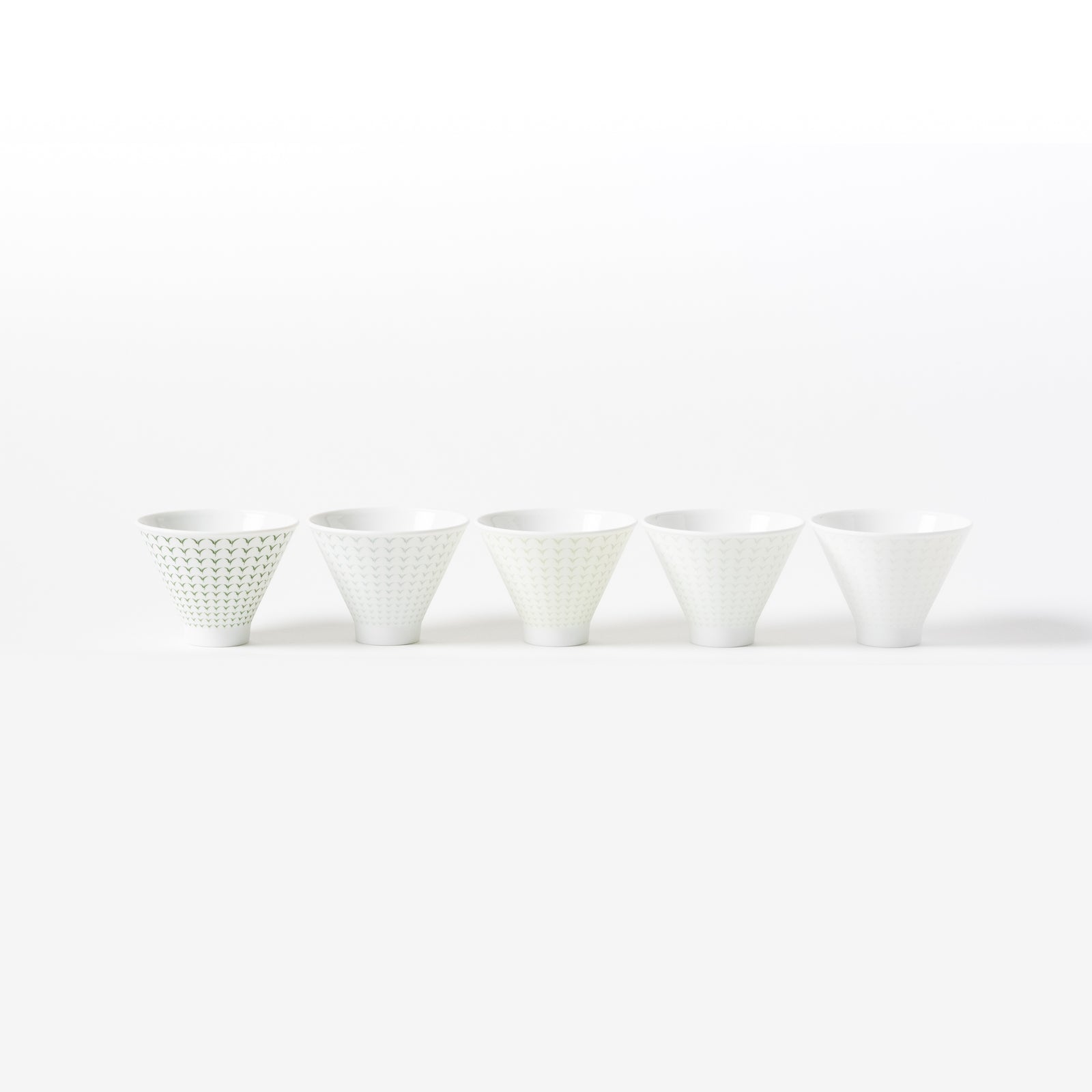 茶白 朝顔形煎茶碗5色揃 – HULS GALLERY TOKYO | 現代工芸ギャラリー