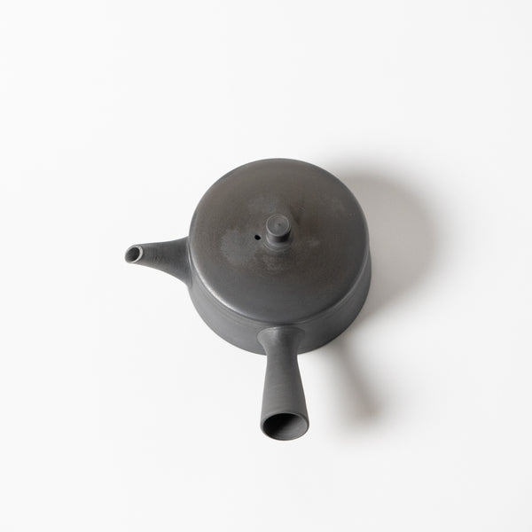 <tc>Seiji Ito / Black Cylindrical Teapot</tc>
