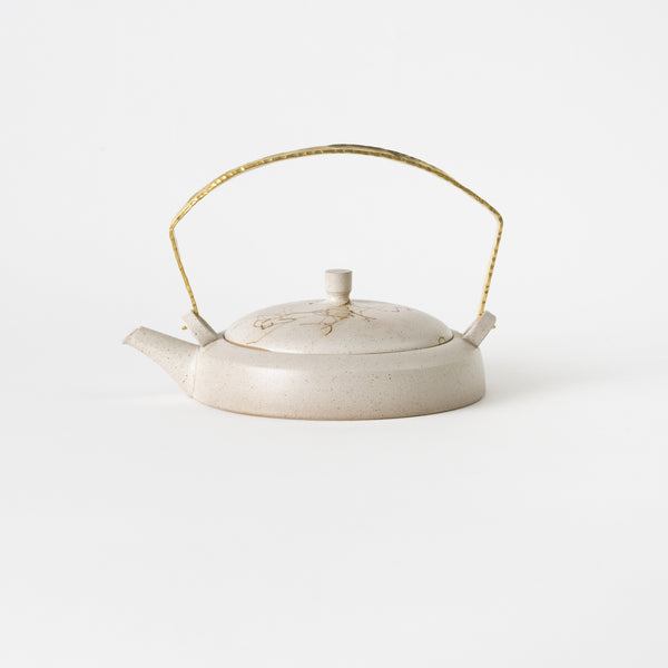 伊藤成二 / 金属手 白藻掛け 極平型土瓶 – HULS GALLERY TOKYO