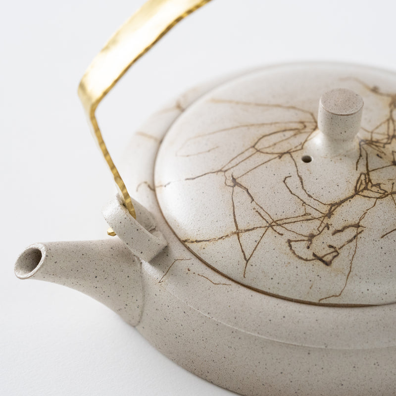 <tc>Seiji Ito / Flat Teapot Patterned with Fired Seaweeds (Gold Handle)</tc>
