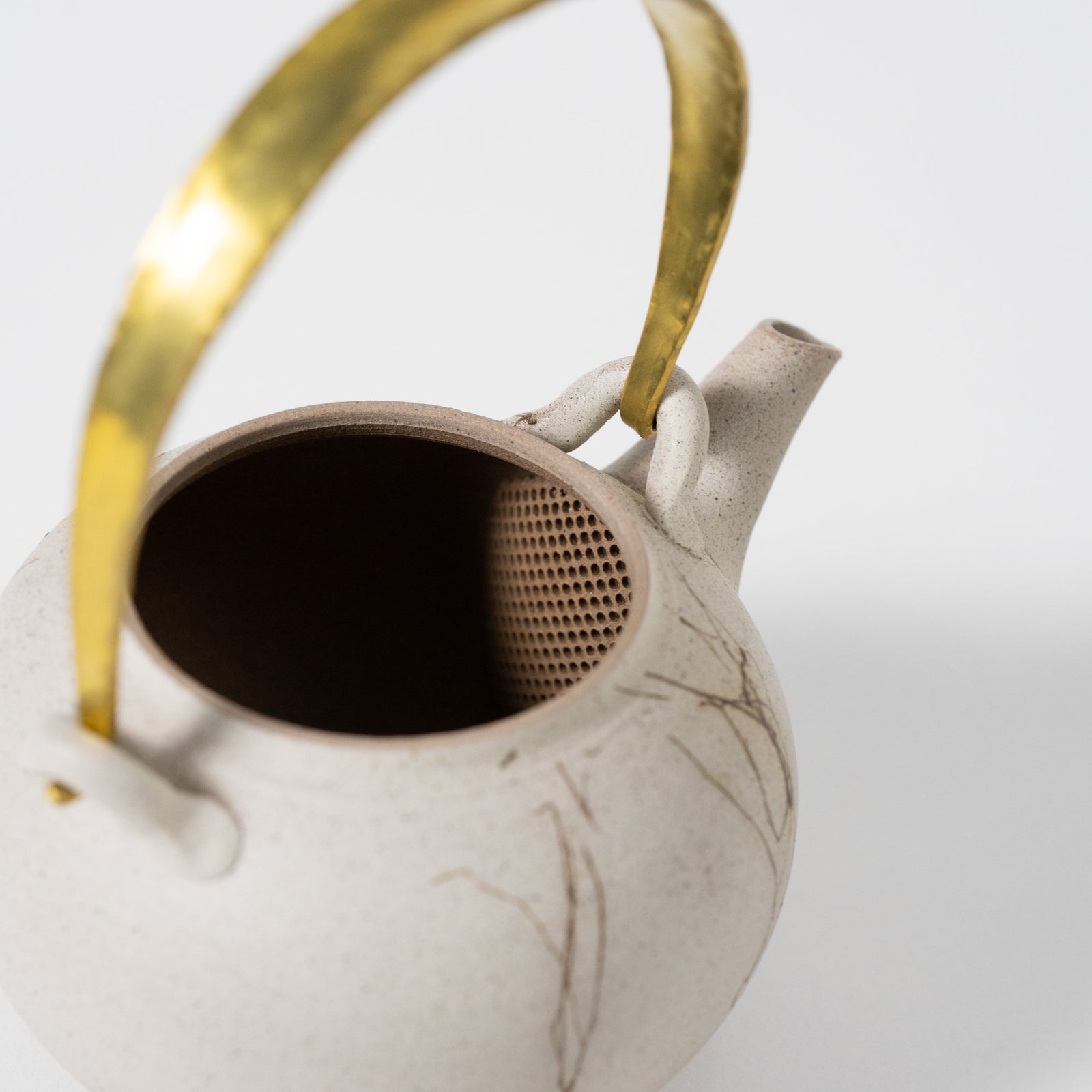 伊藤成二 / 白藻掛け茶壺 – HULS GALLERY TOKYO | 現代工芸ギャラリー