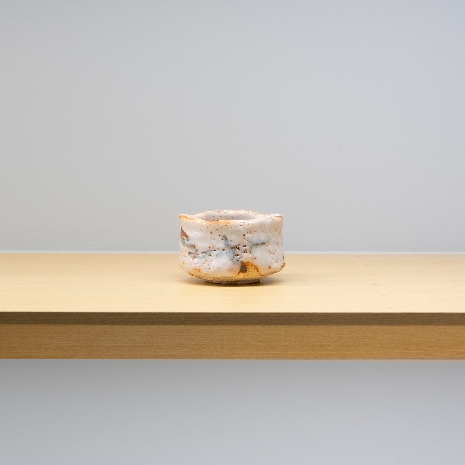 山口真人 / 志野ぐい呑（一点物） – HULS GALLERY TOKYO | 現代