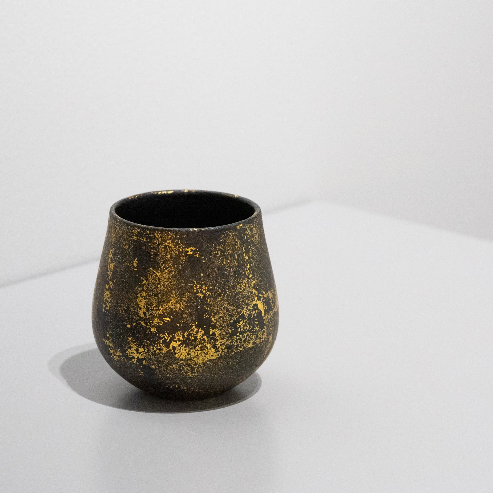 小川武雄作　花瓶　金彩 小川武雄作 花瓶 金彩 - メルカリ