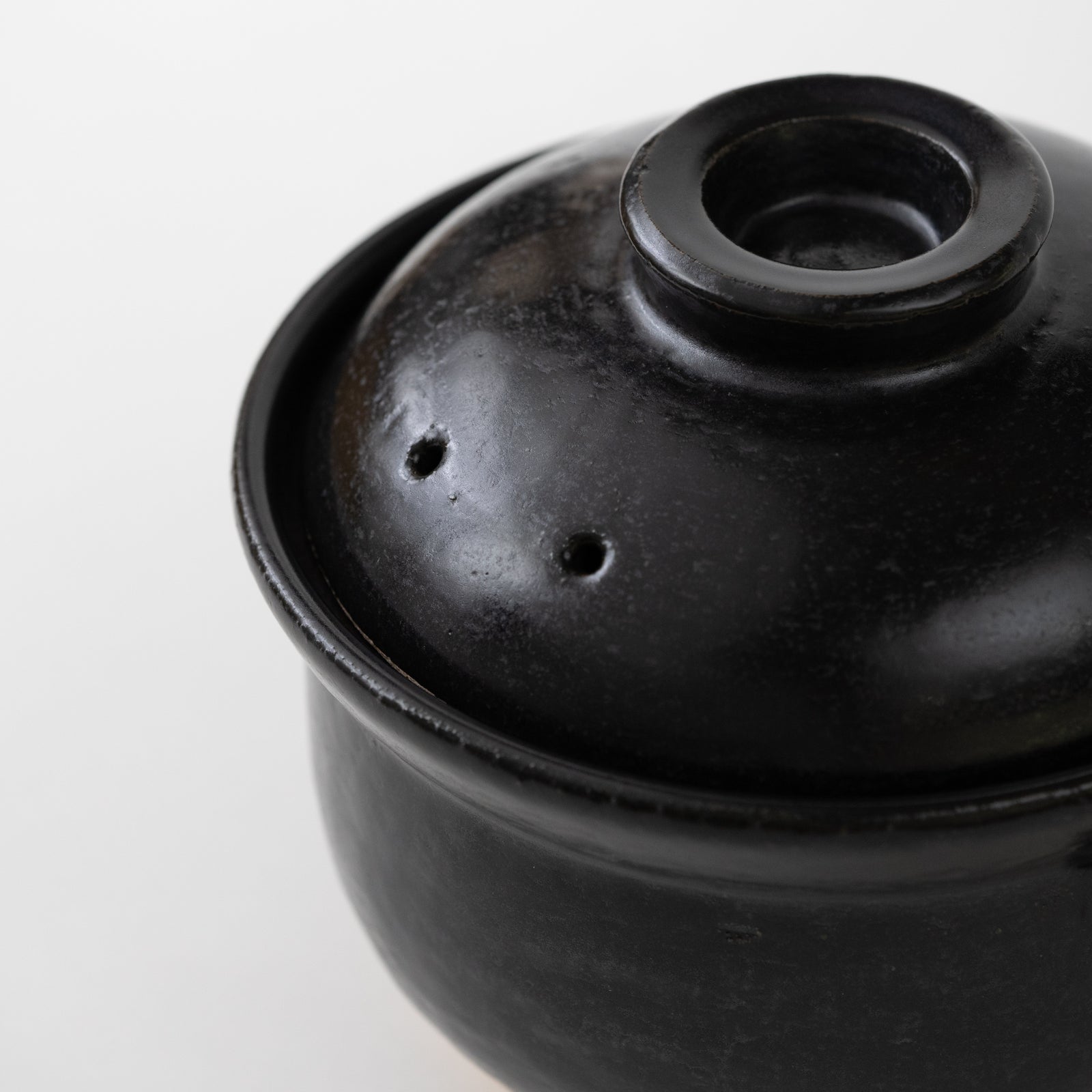 黒釉 ご飯土鍋 3.0合（佐賀県有田） – HULS GALLERY TOKYO | 現代工芸