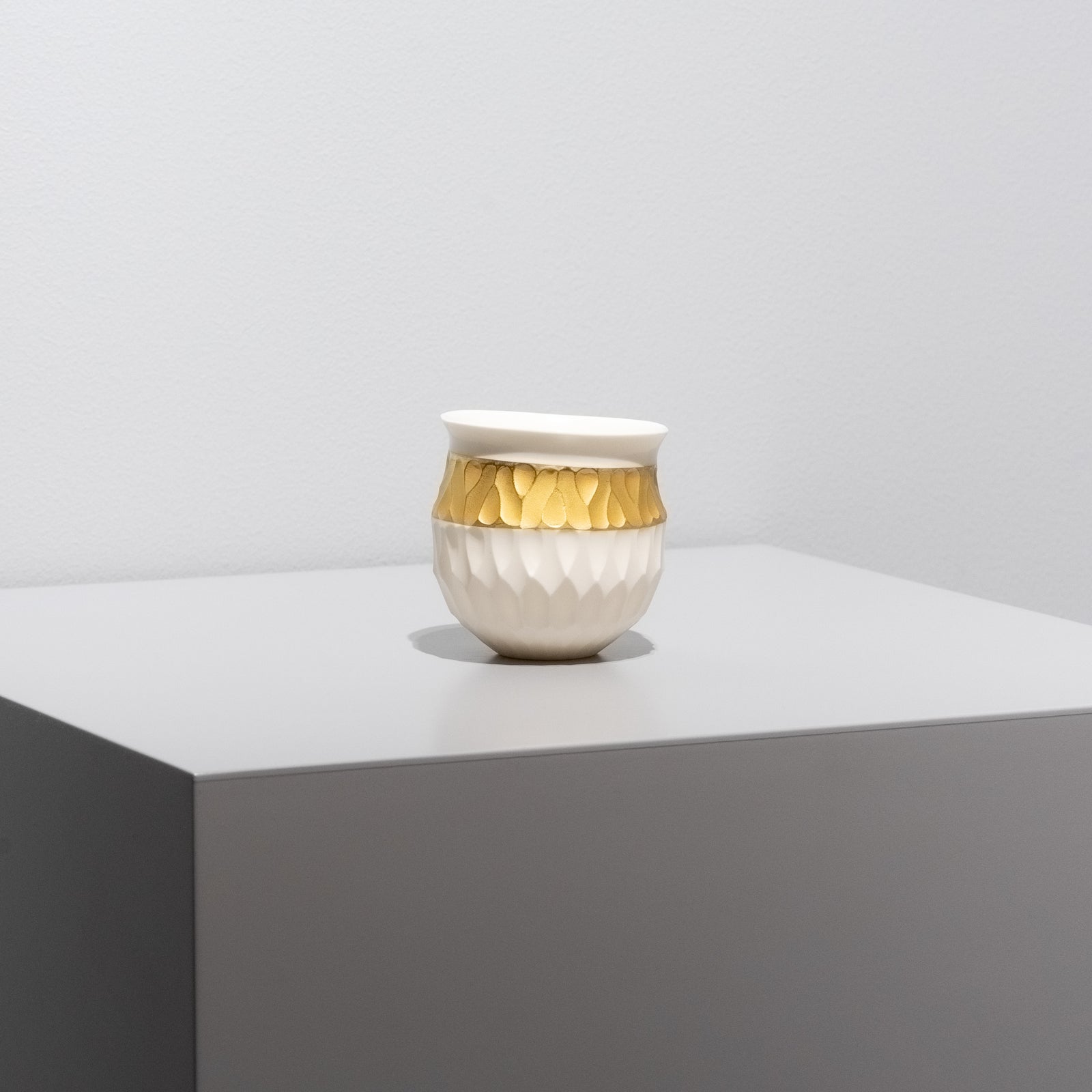 安藤良輔 / まるい湯呑み 金彩 – HULS GALLERY TOKYO | 現代工芸