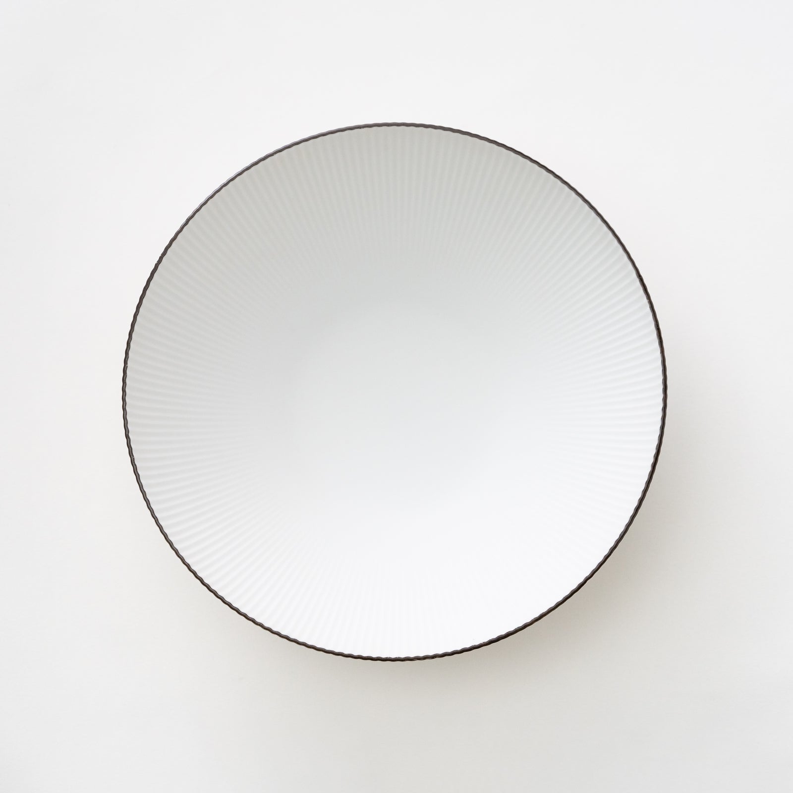 鎬 白磁ブラスト Bowl/M ふち錆あり – HULS GALLERY TOKYO | 現代工芸 