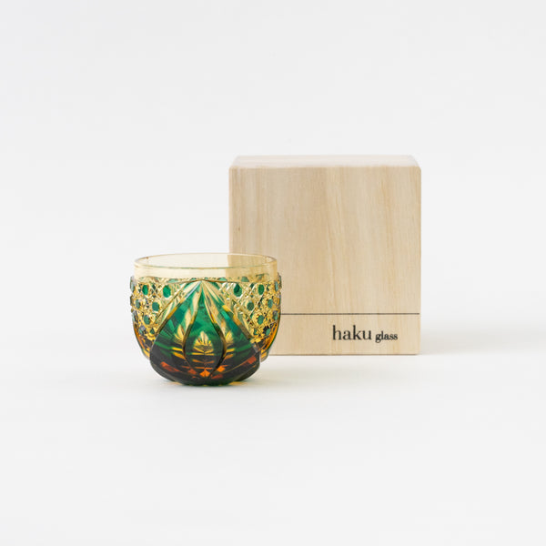 ぐい呑み、時代物 三田村義広 / 八角 ぐい呑み アンバー緑 – HULS GALLERY TOKYO