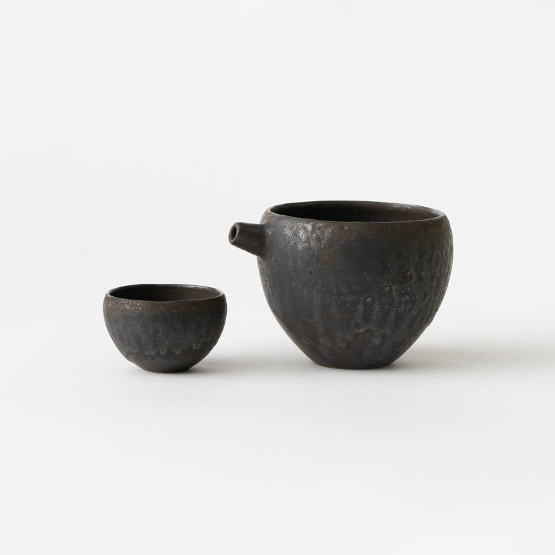 <transcy>Hideki Yamamoto / Deep Black Glaze Sake Cup</transcy>