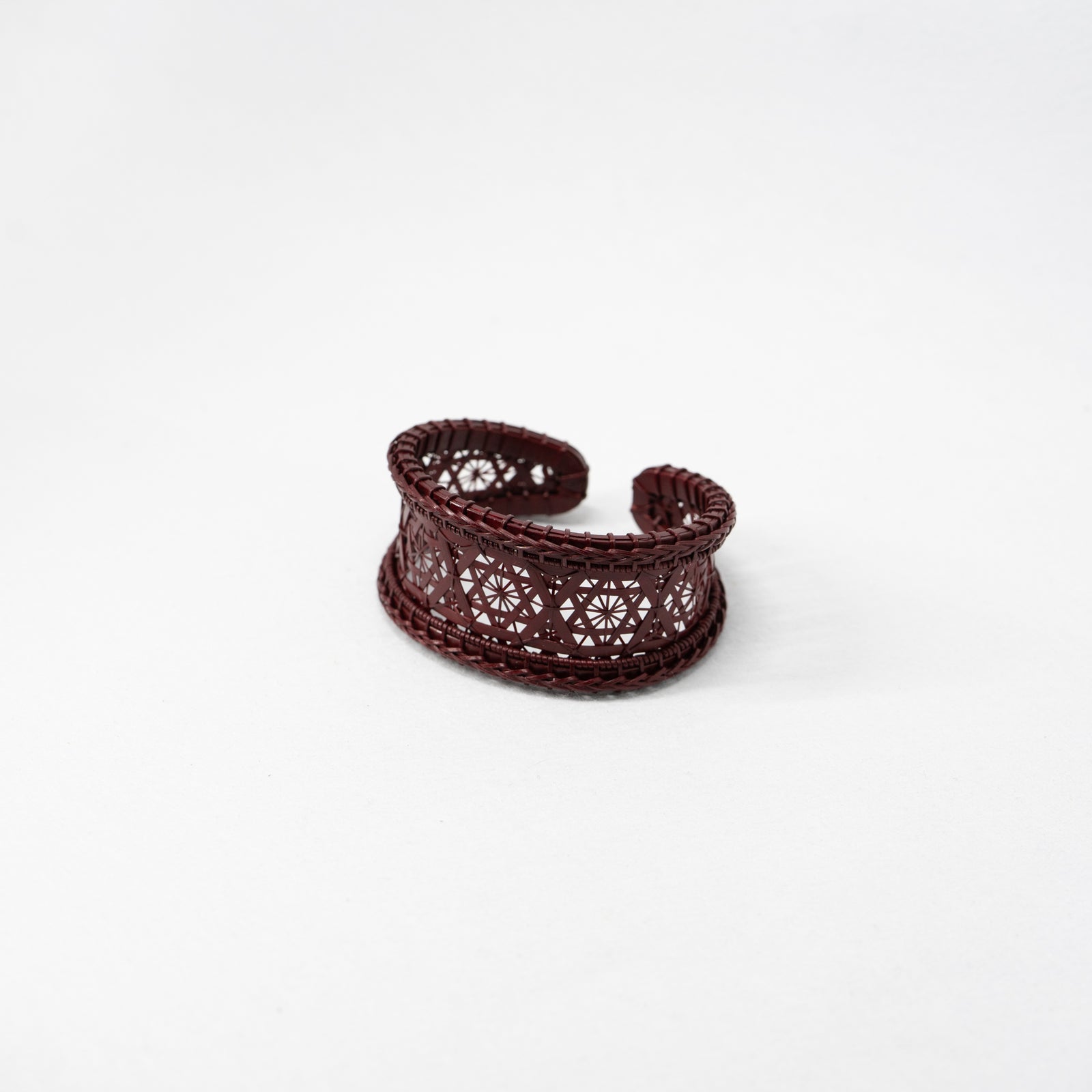 小倉智恵美 / バングル 牡丹 – HULS GALLERY TOKYO | 現代工芸ギャラリー