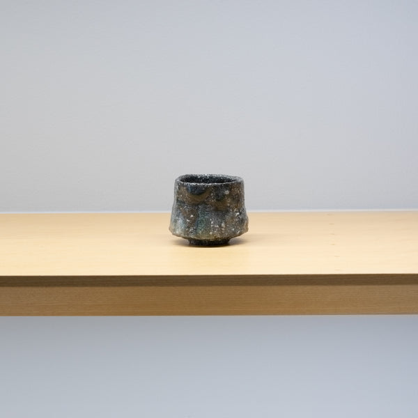 澤克典 / 信楽 引出ぐい呑（一点物） – HULS GALLERY TOKYO | 現代工芸