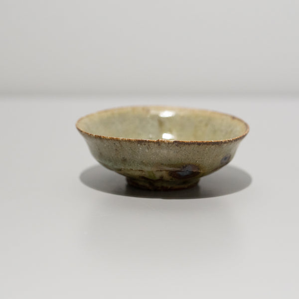 <tc>Hitoshi Morimoto / Ash Glaze Sake Cup</tc>