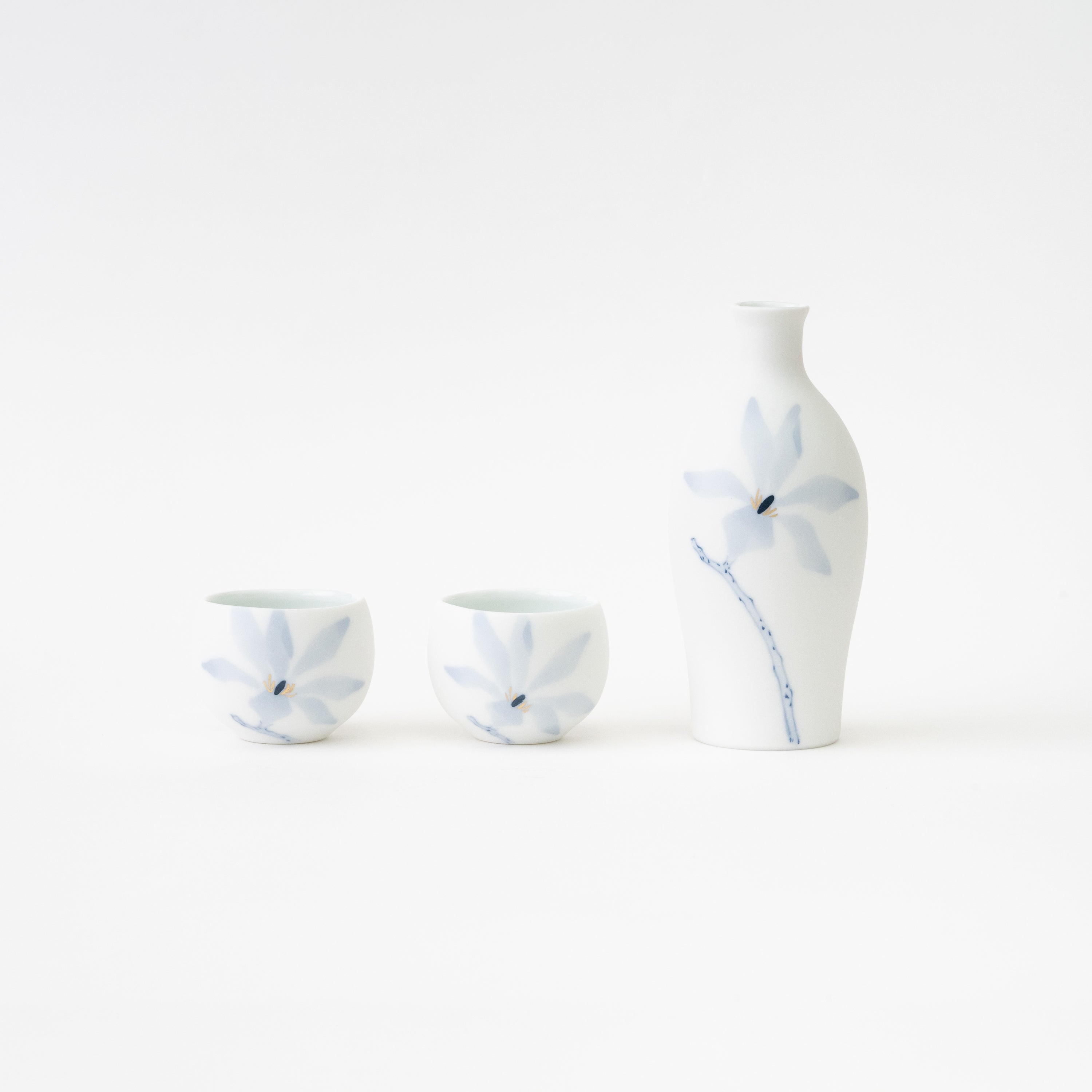 ぐい吞み（酒杯・お猪口）作家物　鈴木卓司作　赤絵　日本工芸会正会員 ぐい吞み（酒杯・お猪口）作家物 鈴木卓司作 赤絵 日本工芸会