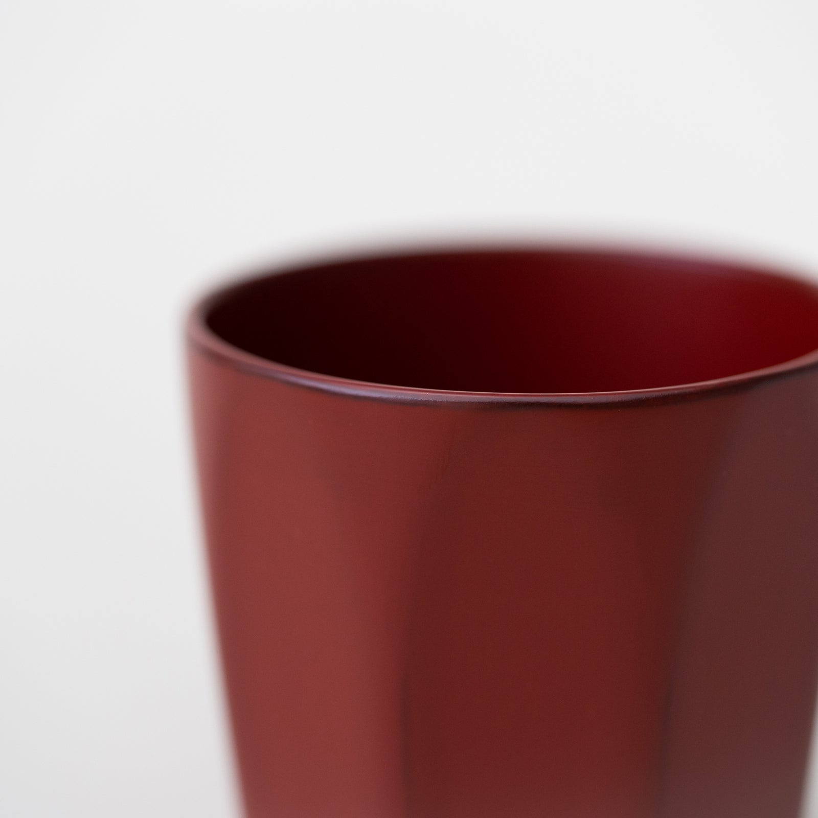 畠中昭一 / 栗の木ぐい呑 古代朱 – HULS GALLERY TOKYO | 現代工芸